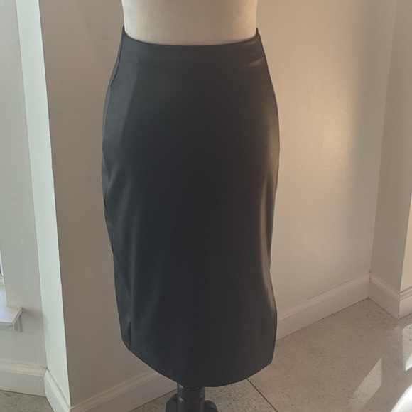 Popilush Black Faux Leather Skirt - Picture 2 of 10